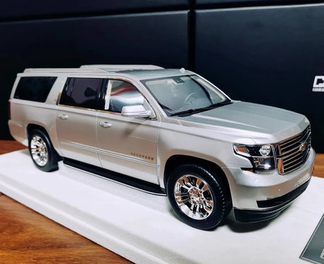 [Vehicle Art] 1:18 Chevrolet 2016 Suburban Silver Model Car Resin
