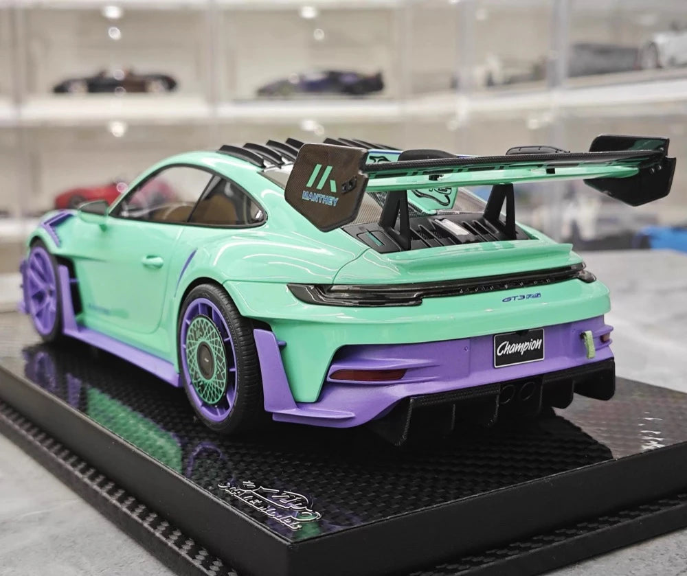 [VIP] 1:18 Porsche 2023 911 GT3 RS Manthey Racing Tiffany Blue Model Car Resin