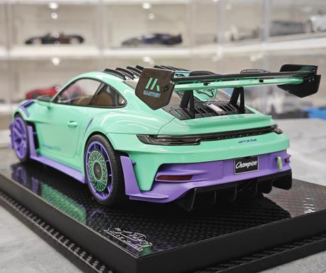 [VIP] 1:18 Porsche 2023 911 GT3 RS Manthey Racing Tiffany Blue Model Car Resin