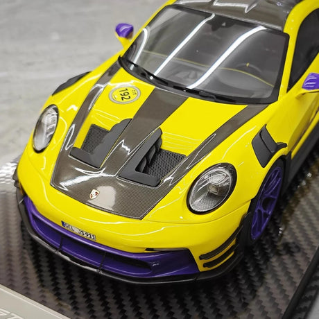 [VIP] 1:18 Porsche 2023 911 GT3 RS Manthey Racing Yellow Model Car Resin