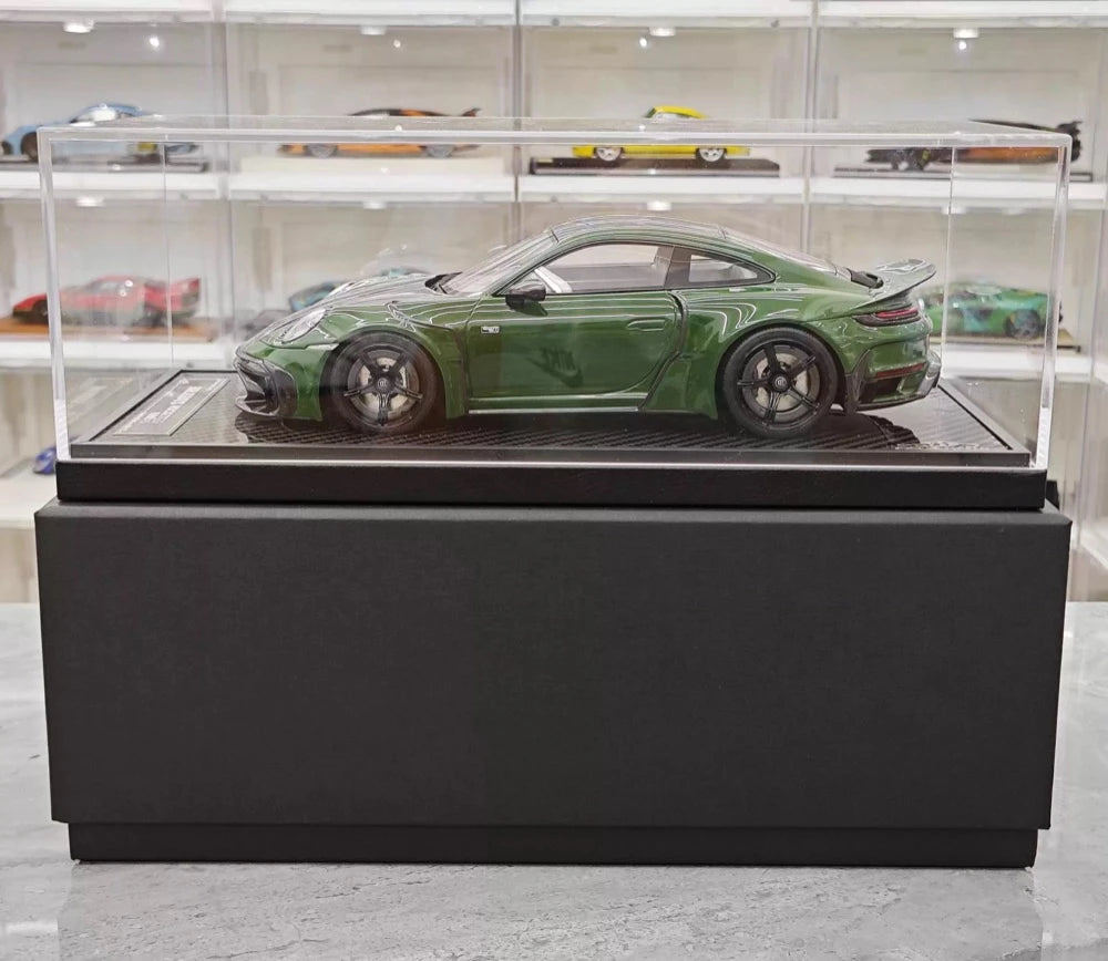 [VIP] 1:18 Porsche 2024 911 Turbo S Brabus Rocket 900R Glossy Green Model Car Resin