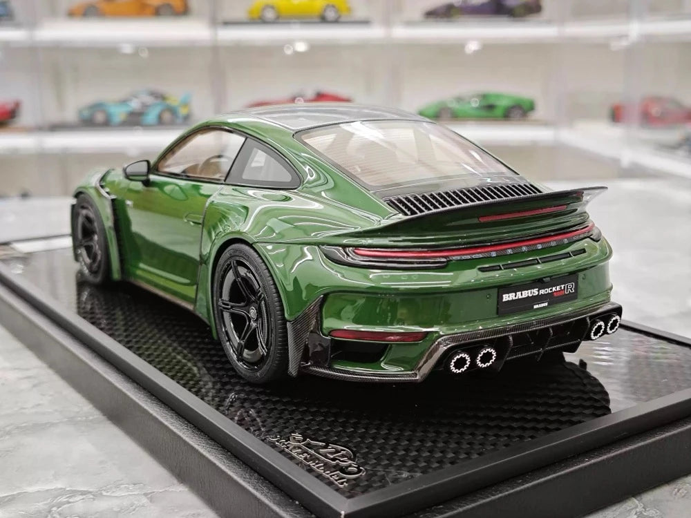 [VIP] 1:18 Porsche 2024 911 Turbo S Brabus Rocket 900R Glossy Green Model Car Resin