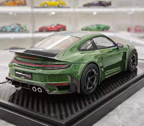 [VIP] 1:18 Porsche 2024 911 Turbo S Brabus Rocket 900R Glossy Green Model Car Resin