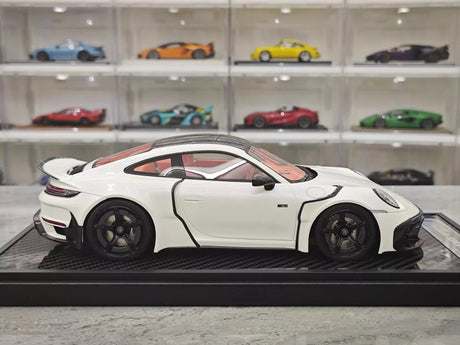 [VIP] 1:18 Porsche 2024 911 Turbo S Brabus Rocket 900R Glossy White Model Car Resin