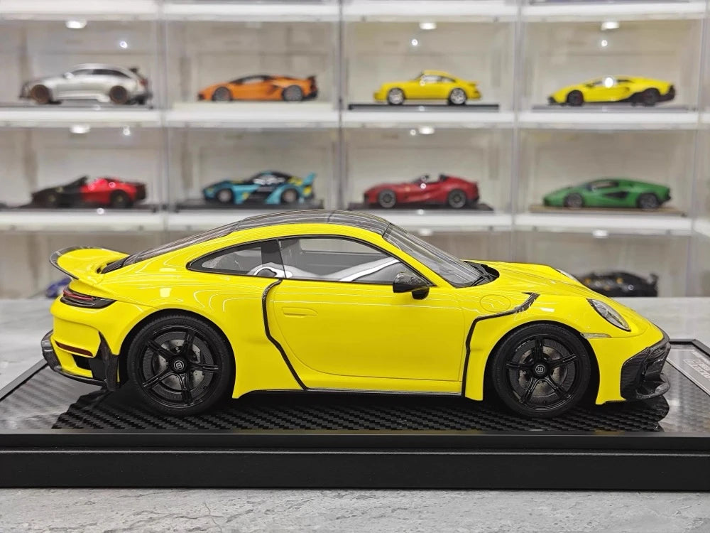 [VIP] 1:18 Porsche 2024 911 Turbo S Brabus Rocket 900R Glossy gul modellbil resin