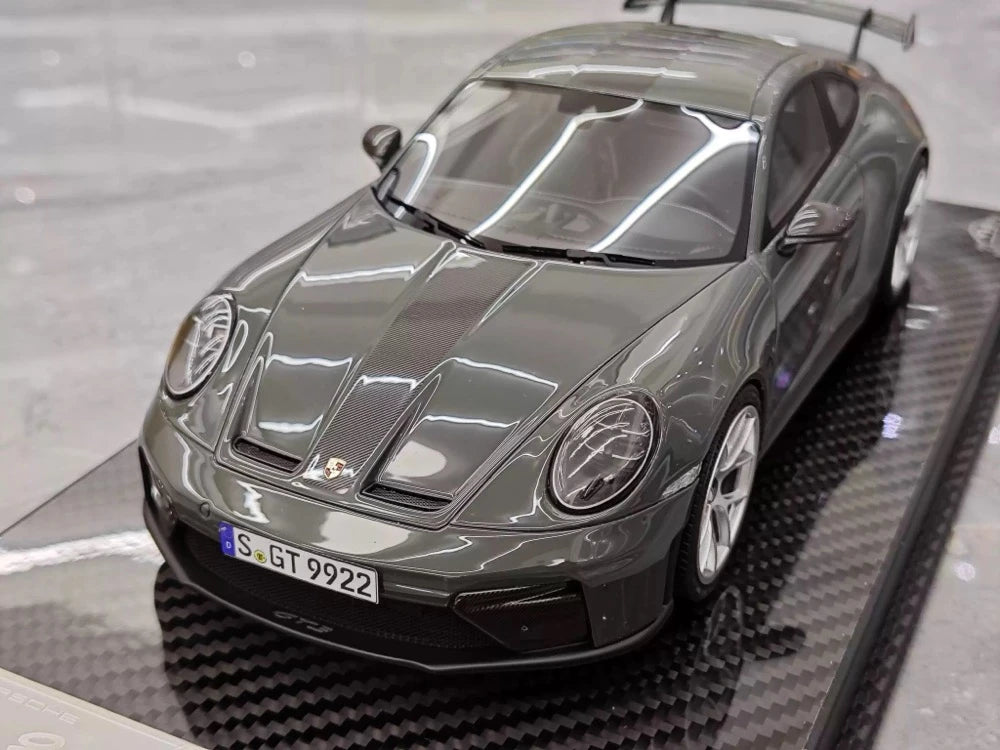 [VIP] 1:18 Porsche 2025 911 992.2 GT3 Glossy Gray Model Car Resin
