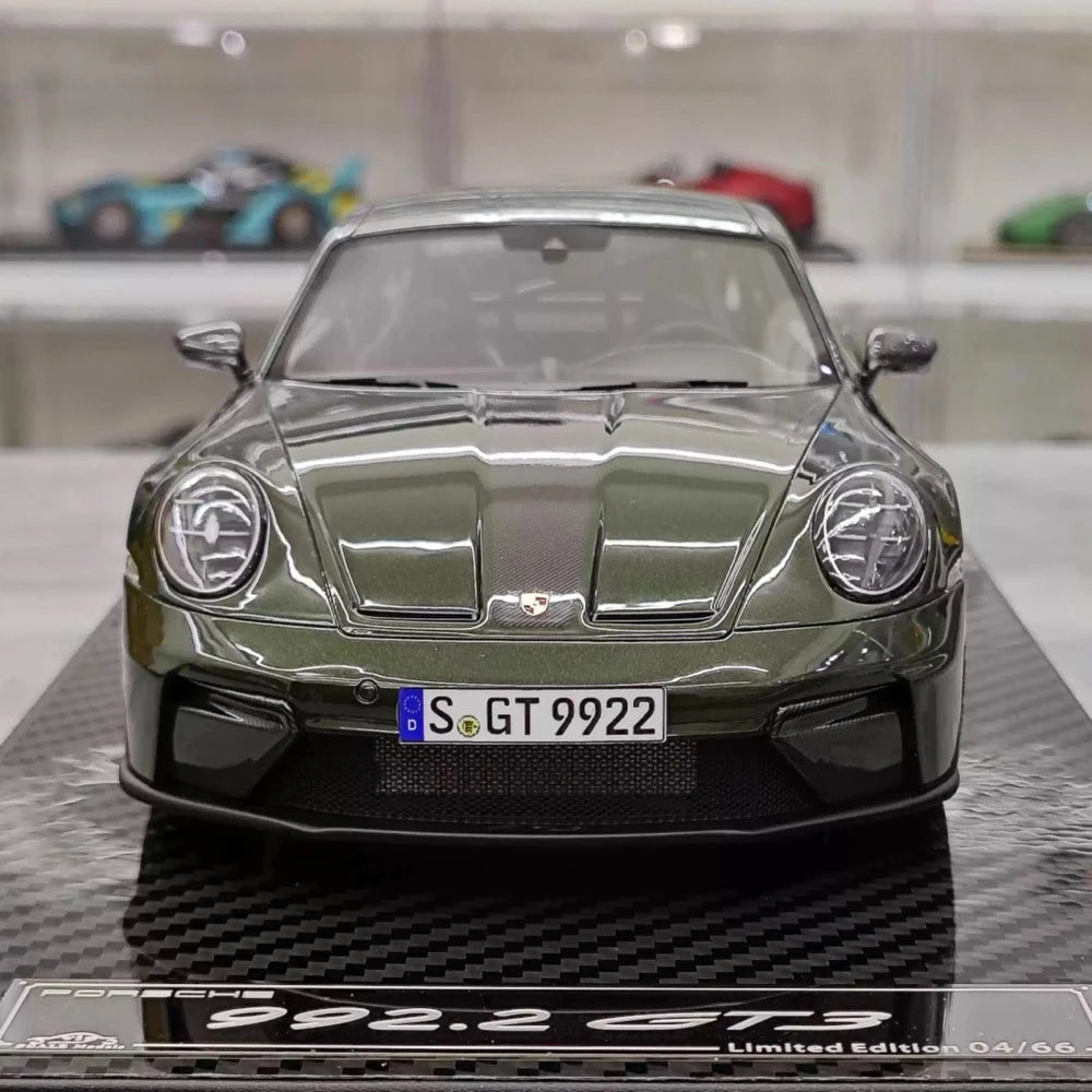 [VIP] 1:18 Porsche 2025 911 992.2 GT3 blank grön modellbil harts