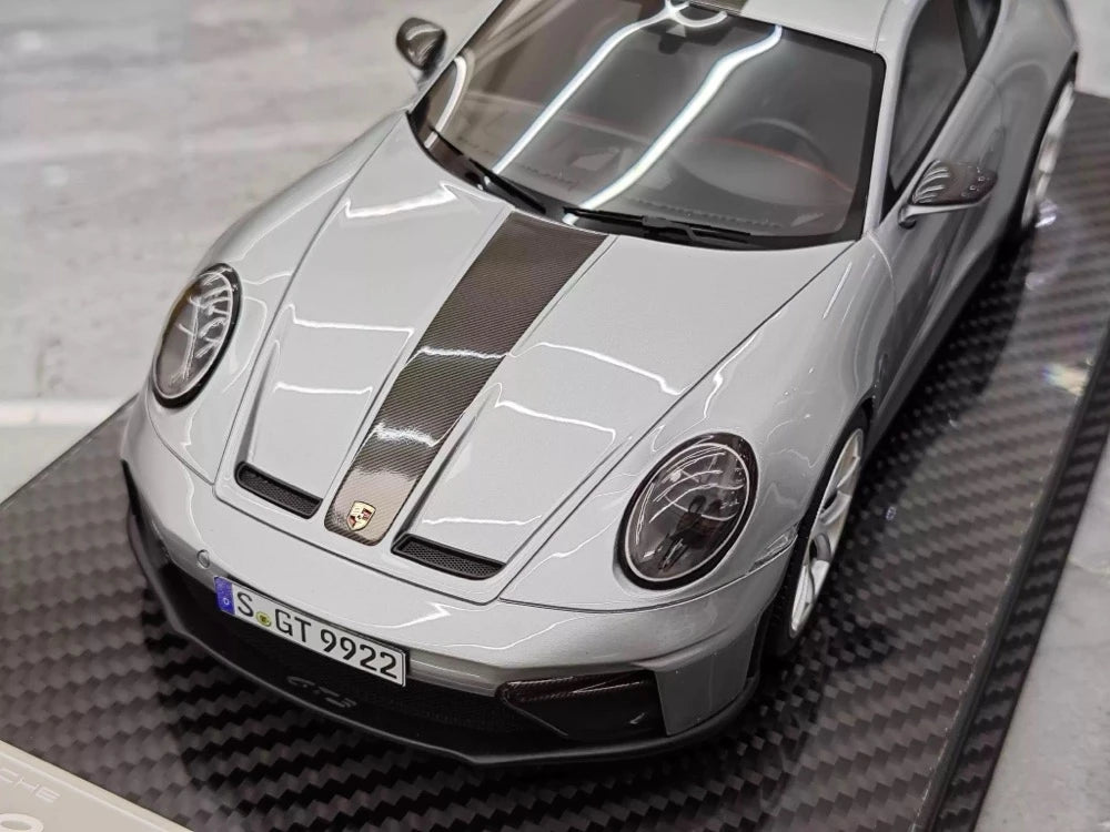 [VIP] 1:18 Porsche 2025 911 992.2 GT3 Glossy Silver Model Car Resin