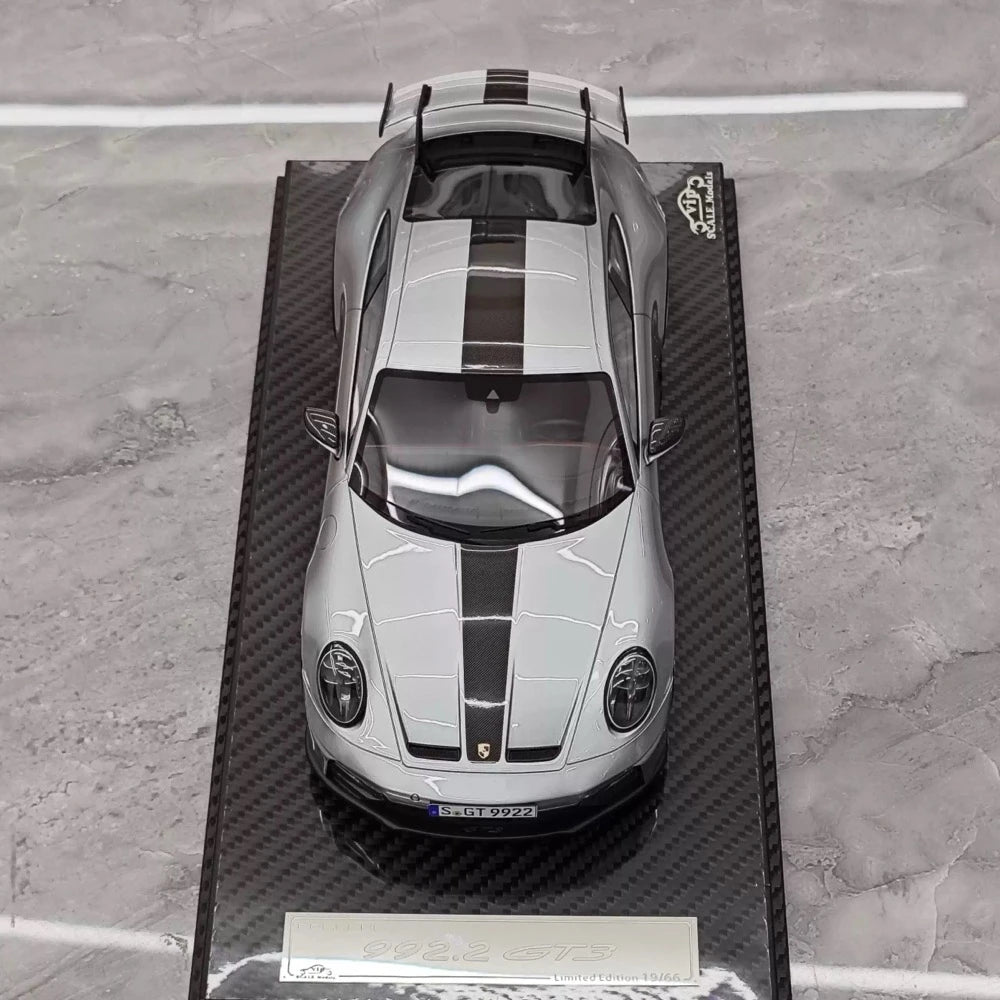 [VIP] 1:18 Porsche 2025 911 992.2 GT3 Glossy Silver Model Car Resin