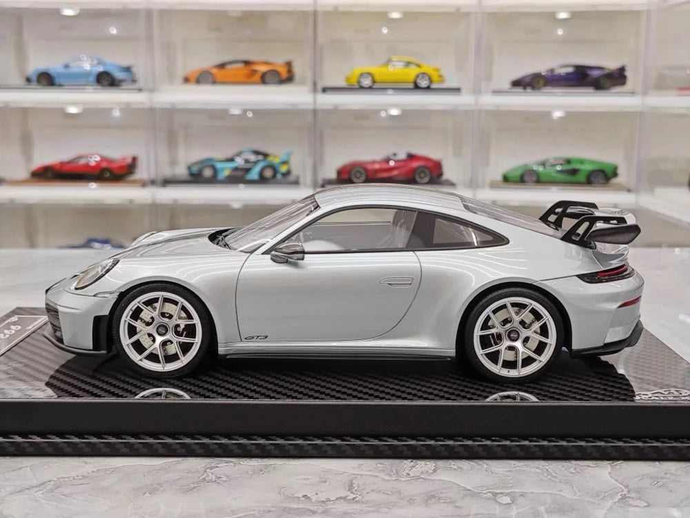 [VIP] 1:18 Porsche 2025 911 992.2 GT3 Glossy Silver Model Car Resin
