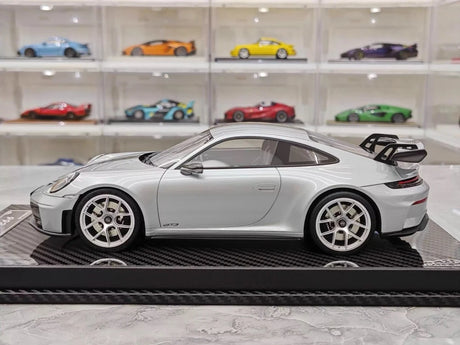 [VIP] 1:18 Porsche 2025 911 992.2 GT3 Glossy Silver Model Car Resin
