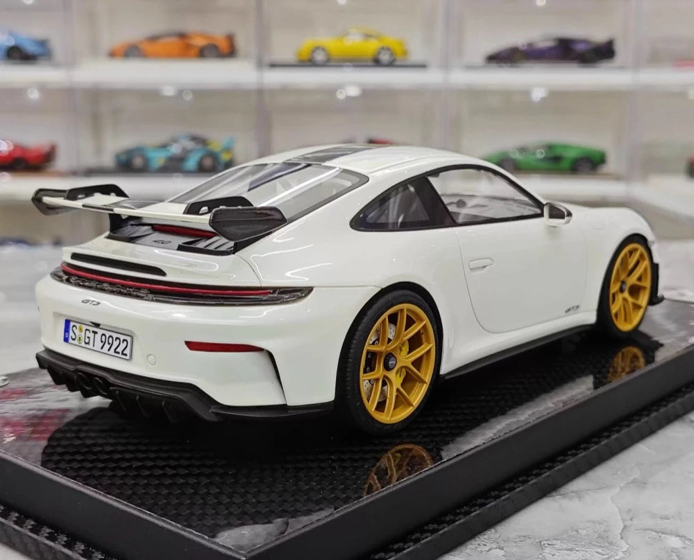 [VIP] 1:18 Porsche 2025 911 992.2 GT3 グロスy ホワイト モデルカー レジン