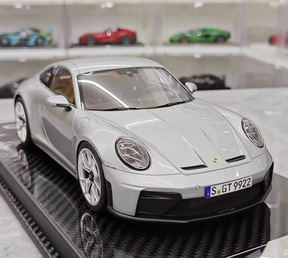 [VIP] 1:18 Porsche 2025 911 992.2 GT3 Touring Glossy Silver Model Car Resin