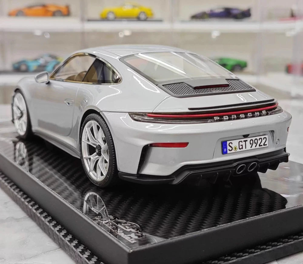 [VIP] 1:18 Porsche 2025 911 992.2 GT3 Touring Glossy Silver Model Car Resin