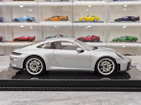 [VIP] 1:18 Porsche 2025 911 992.2 GT3 Touring Glossy Silver Model Car Resin