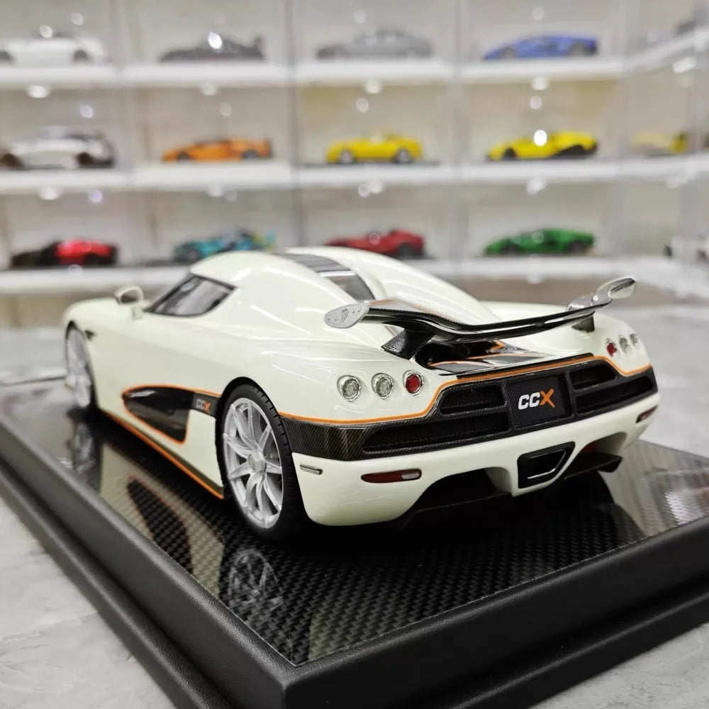 [VMB] 1:18 Koenigsegg 2006 CCX Night Glow Edition White Model Car Resin
