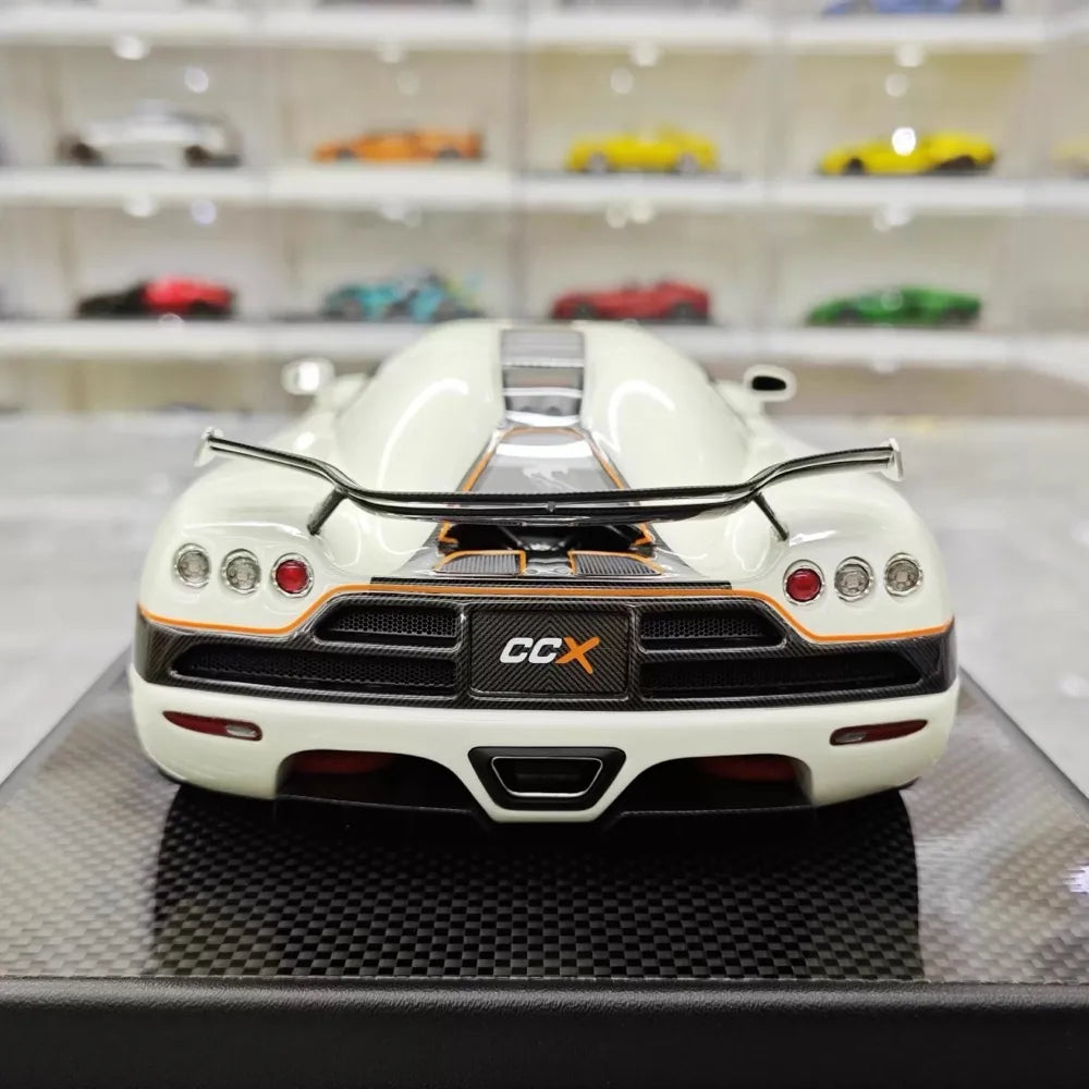 [VMB] 1:18 Koenigsegg 2006 CCX Night Glow Edition White Model Car Resin