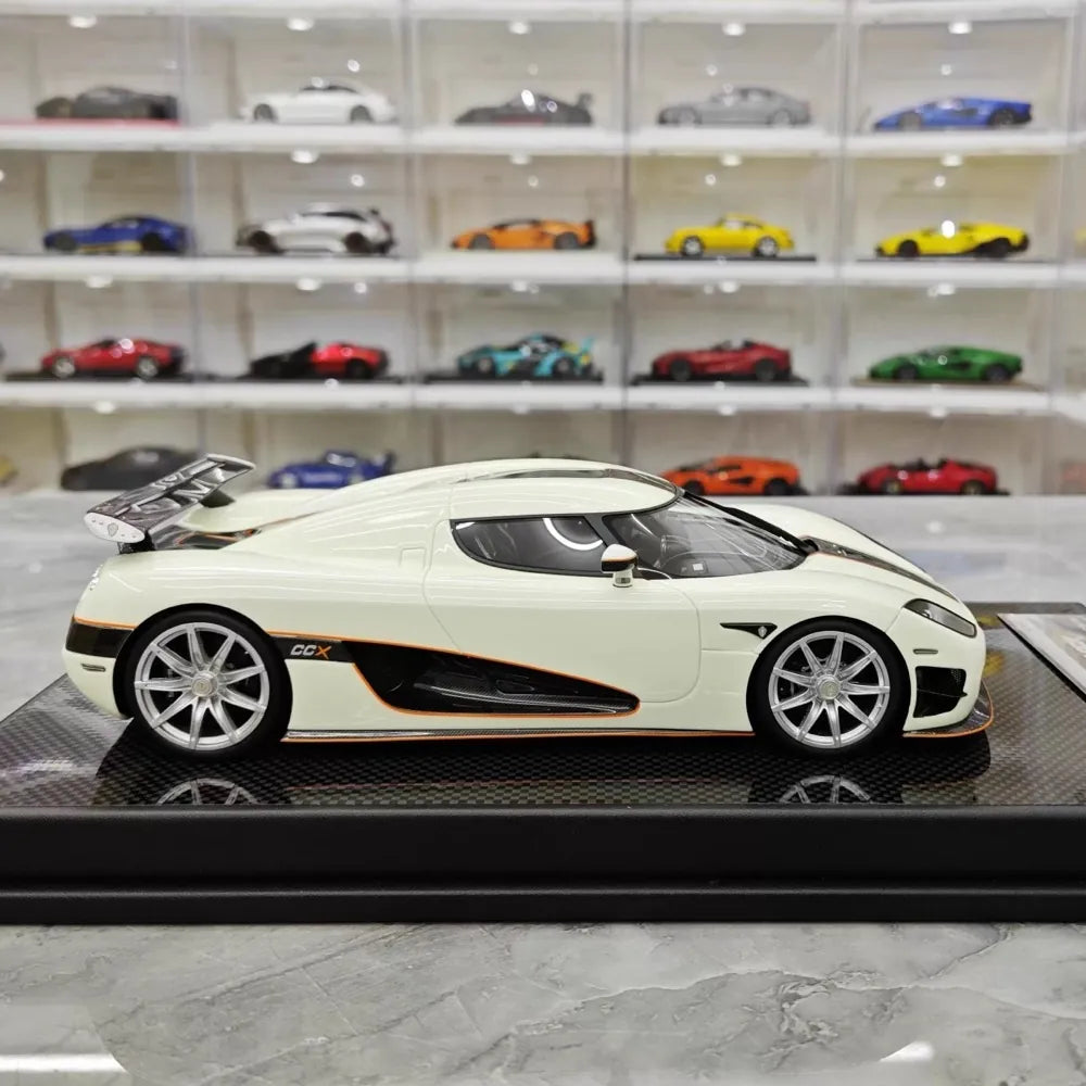 [VMB] 1:18 Koenigsegg 2006 CCX Night Glow Edition White Model Car Resin