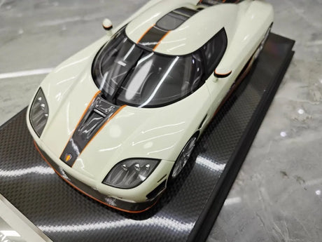 [VMB] 1:18 Koenigsegg 2006 CCX Night Glow Edition White Model Car Resin