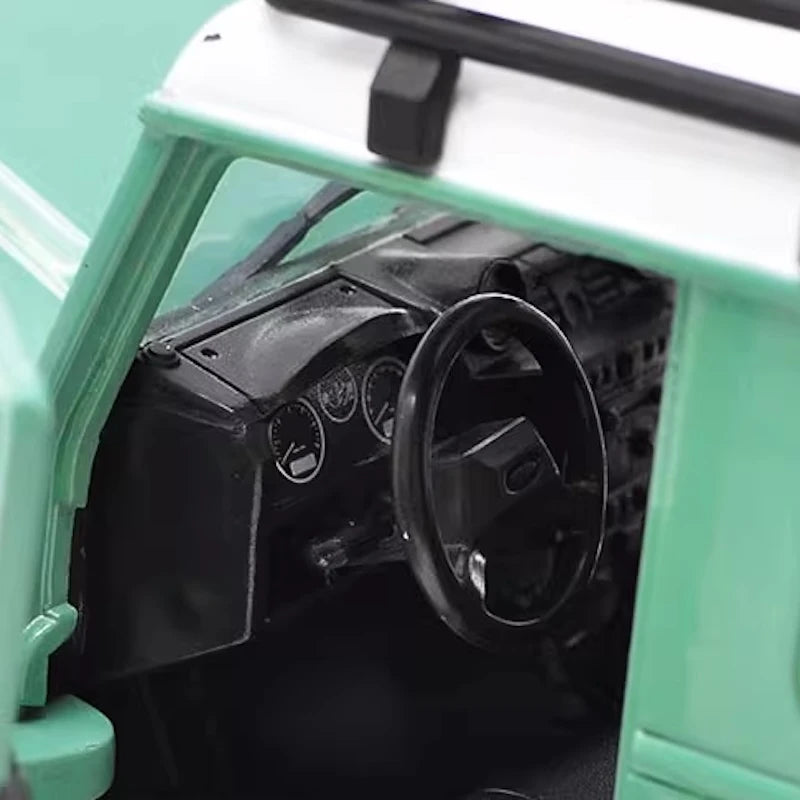 [Welly] 1:24 Land Rover 1994 NAS Defender 90 Green Model Car Die-Cast